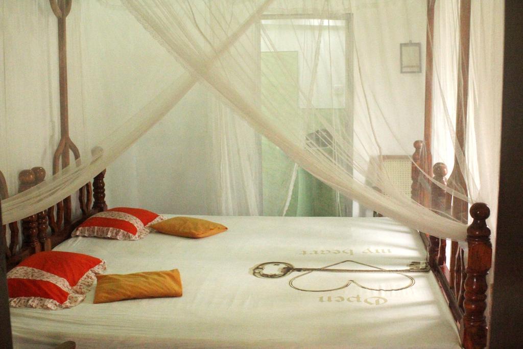 Ananda Home Stay And Restaurant แทนกาลเล ห้อง รูปภาพ