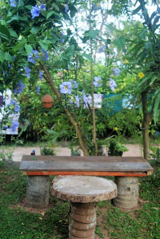 Ananda Home Stay And Restaurant แทนกาลเล ภายนอก รูปภาพ